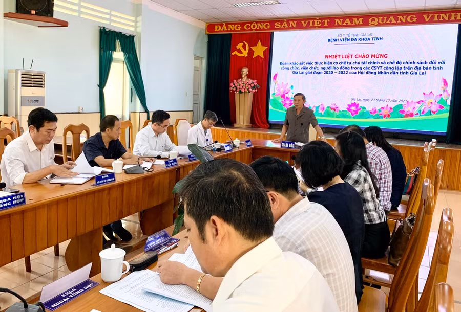 Ủy viên Ban Thường vụ Tỉnh ủy, Trưởng ban Tuyên giáo Tỉnh ủy, Trưởng ban Văn hóa-Xã hội HĐND tỉnh Huỳnh Thế Mạnh kết luận tại buổi giám sát. Ảnh: Như Nguyện