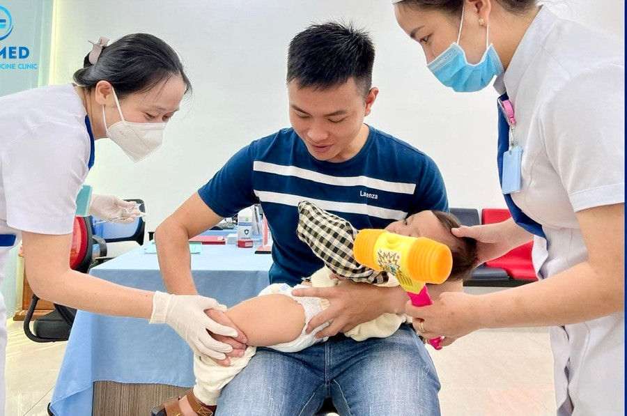 Đội ngũ bác sĩ và điều dưỡng tại phòng khám giàu kinh nghiệm, chuyên nghiệp giúp gia đình cũng như khách hàng yên tâm trong quá trình tiêm chủng. Ảnh: N.Y Đội ngũ bác sĩ và điều dưỡng tại phòng khám giàu kinh nghiệm, chuyên nghiệp giúp gia đình cũng như khách hàng yên tâm trong quá trình tiêm chủng. Ảnh: N.Y