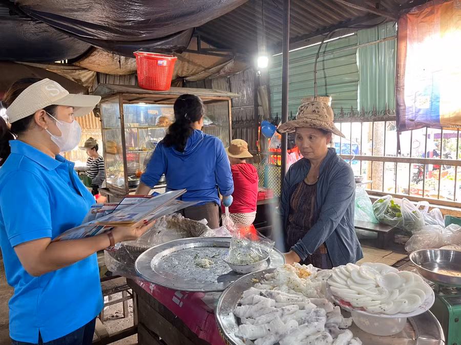 Qua tuyên truyền, vận động, trong tháng 5-2023, BHXH huyện Đak Đoa đã vận động phát triển mới được 2.128 người tham gia BHXH tự nguyện, BHYT hộ gia đình. Ảnh: Như Nguyện