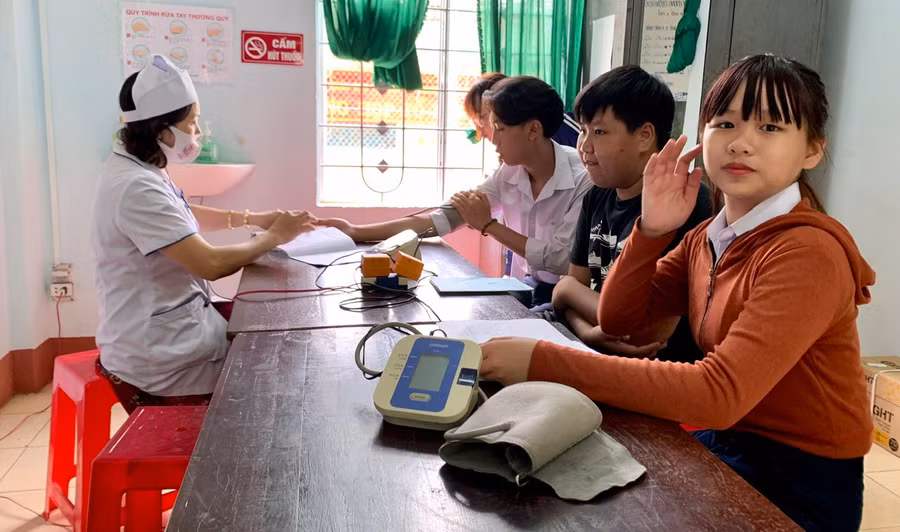 Học sinh tham gia BHYT được ngân sách nhà nước hỗ trợ một phần mức đóng. Ảnh: Như Nguyện Học sinh tham gia BHYT được ngân sách nhà nước hỗ trợ một phần mức đóng. Ảnh: Như Nguyện