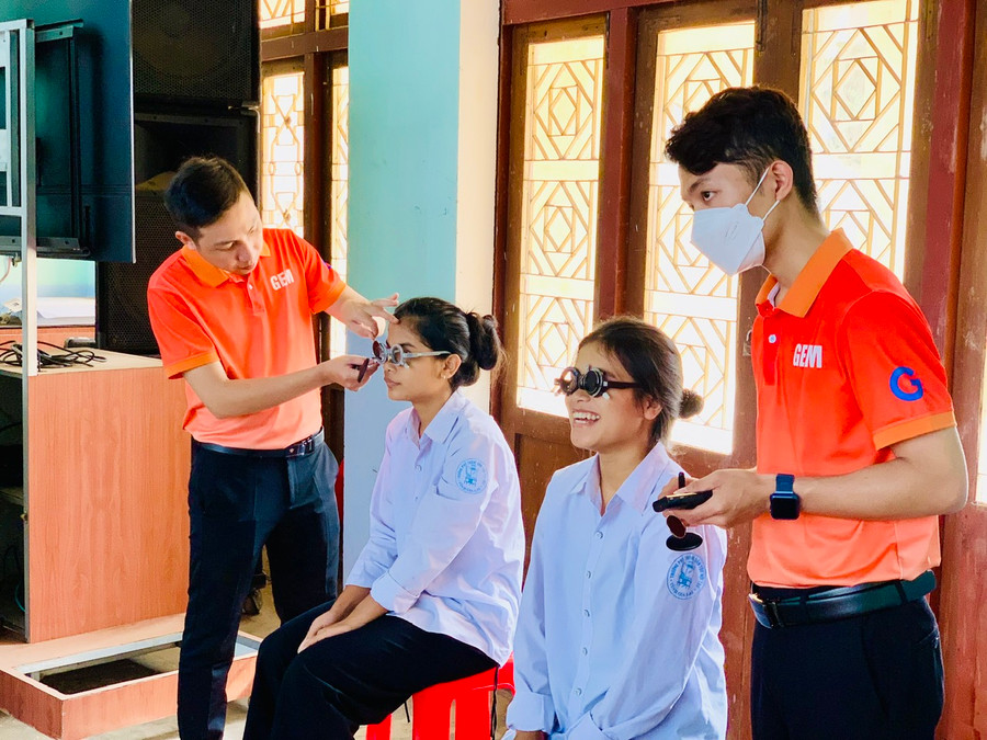 Từ năm 2018 tới nay, Bệnh viện Mắt Quốc tế Sài Gòn-Gia Lai đã tầm soát điều trị, kiểm soát các tật khúc xạ cho trên 8.500 bệnh nhân. Trong số này có 70% là học sinh đang theo học tại các trường THCS và THPT tại tỉnh Gia Lai. Ảnh: Như Nguyện Từ năm 2018 tới nay, Bệnh viện Mắt Quốc tế Sài Gòn-Gia Lai đã tầm soát điều trị, kiểm soát các tật khúc xạ cho trên 8.500 bệnh nhân. Trong số này có 70% là học sinh đang theo học tại các trường THCS và THPT tại tỉnh Gia Lai. Ảnh: Như Nguyện