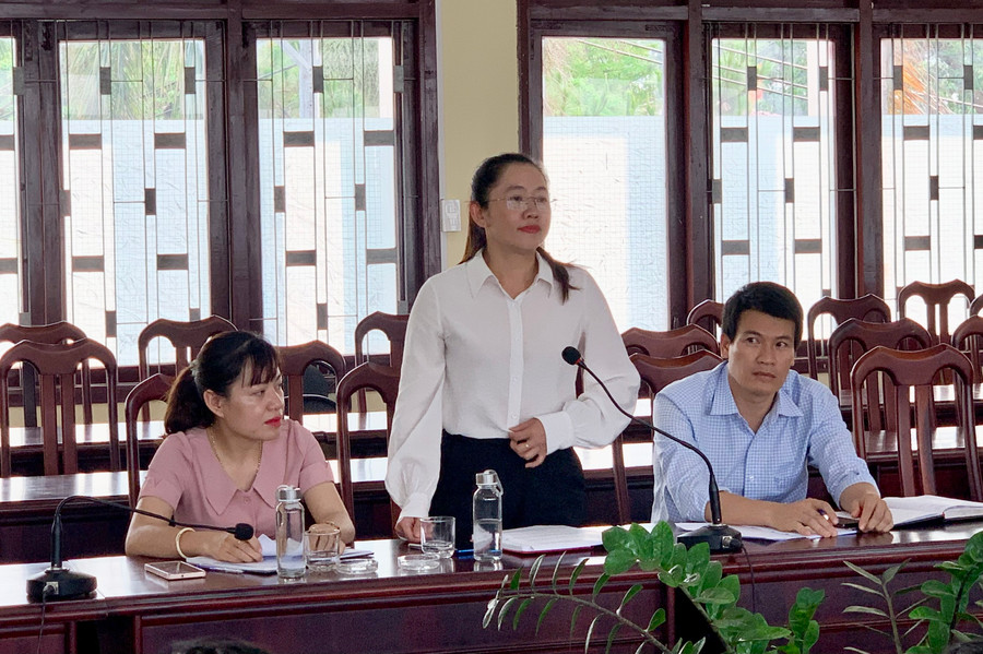 Đại diện Trung tâm Dịch vụ Nông nghiệp TP. Pleiku phát biểu tại hội nghị. Ảnh: Như Nguyện Đại diện Trung tâm Dịch vụ Nông nghiệp TP. Pleiku phát biểu tại hội nghị. Ảnh: Như Nguyện