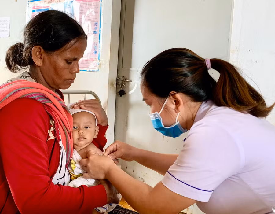 Gia Lai tiếp nhận 18.500 liều vắc xin DPT-VGB-Hib triển khai tiêm chủng thường xuyên. Ảnh: Như Nguyện