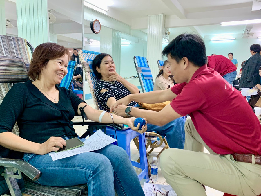 Mọi người có sức khỏe và đủ điều kiện nên tham gia HMTN góp phần cứu sống tính mạng người bệnh. Ảnh: Như Nguyện Mọi người có sức khỏe và đủ điều kiện nên tham gia HMTN góp phần cứu sống tính mạng người bệnh. Ảnh: Như Nguyện