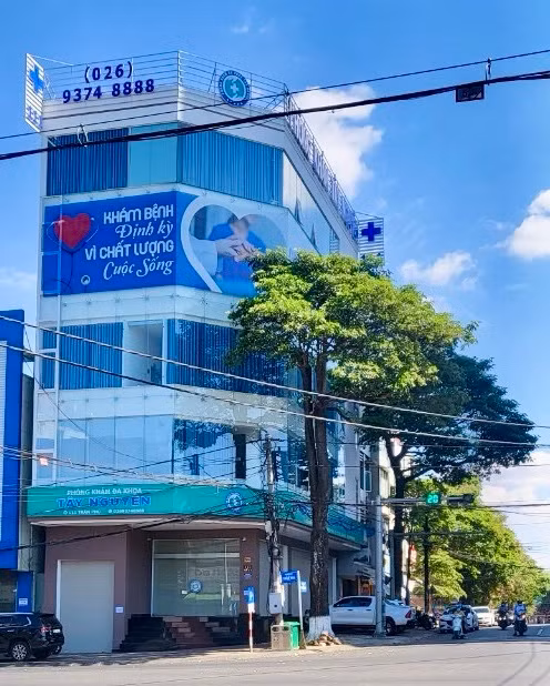 Phòng khám Đa khoa Tây Nguyên hiện đã tạm dừng hoạt động. Ảnh: Ánh Minh