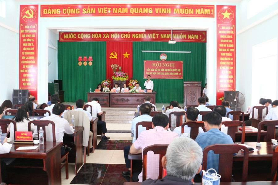 Quang cảnh buổi tiếp xúc cử tri tại thị trấn Chư Ty, huyện Đức Cơ. Ảnh: Quang Tấn Quang cảnh buổi tiếp xúc cử tri tại thị trấn Chư Ty, huyện Đức Cơ. Ảnh: Quang Tấn