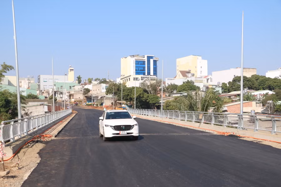 Dự án đường Quyết Tiến nối dài chính thức thông xe trước thềm năm mới Giáp Thìn 2024. Ảnh: Quang Tấn