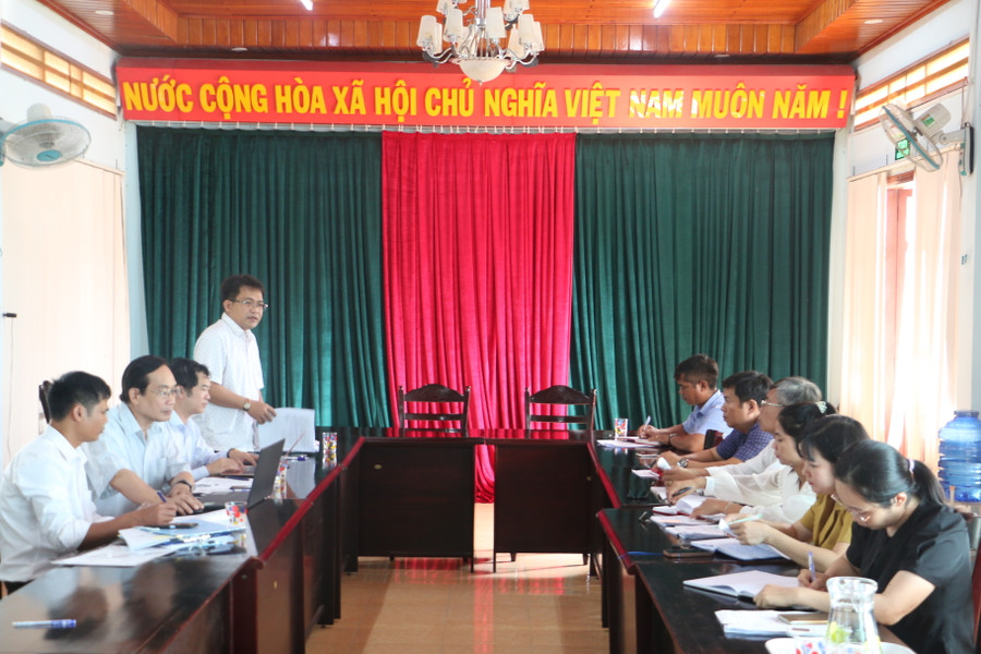 Quang cảnh buổi làm việc. Ảnh: Quang Tấn