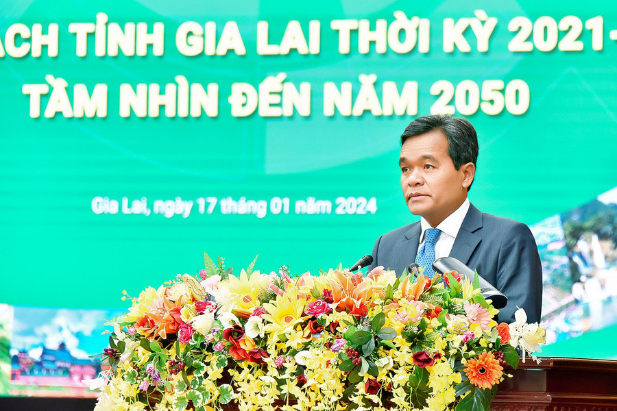 Bí thư Tỉnh ủy Hồ Văn Niên phát biểu tiếp thu ý kiến chỉ đạo của đồng chí Phó Thủ tướng Chính phủ. Ảnh: Đức Thụy Bí thư Tỉnh ủy Hồ Văn Niên phát biểu tiếp thu ý kiến chỉ đạo của đồng chí Phó Thủ tướng Chính phủ. Ảnh: Đức Thụy