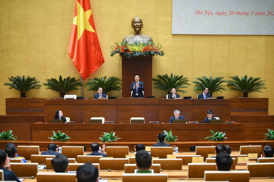 Chủ tịch Quốc hội Vương Đình Huệ và các Phó Chủ tịch Quốc hội chủ trì phiên chất vấn và trả lời chất vấn tại Phiên họp thứ 21 của Ủy ban Thường vụ Quốc hội. Ảnh: Quốc hội