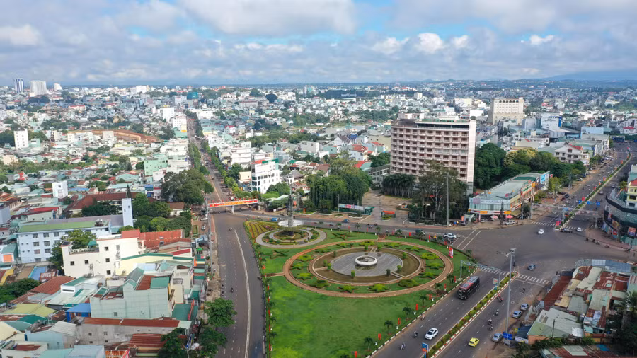 Sở Xây dựng đề nghị các sở, ban, ngành của tỉnh, UBND các huyện, thị xã, thành phố tham gia đóng góp ý kiến vào Dự thảo Bộ tiêu chí đô thị thông minh bền vững-Phiên bản 1.0. Ảnh: Quang Tấn