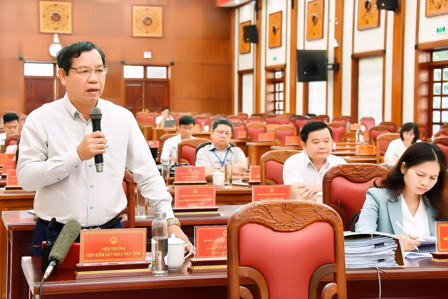 Đại biểu Nguyễn Đình Quang-Viện trưởng Viện Kiểm sát nhân dân tỉnh bày tỏ lo ngại trước tình hình một số loại tội phạm gia tăng trong 6 tháng đầu năm 2023. Ảnh: Đức Thụy