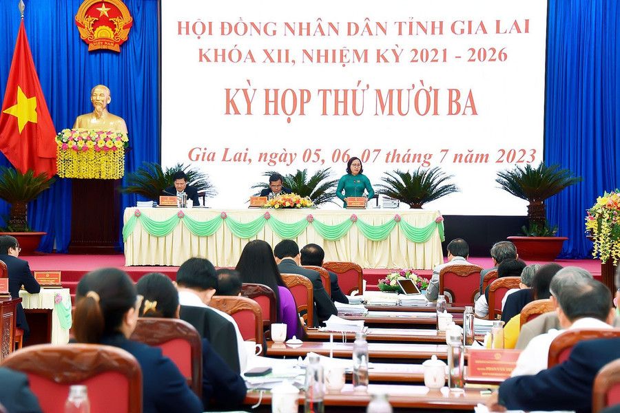 Quang cảnh kỳ họp thứ 13 HĐND tỉnh khóa XII. Ảnh: Đức Thụy