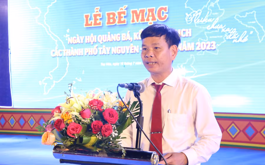 Phó Chủ tịch UBND TP. Tuy Hòa Nguyễn Công Thành phát biểu tại lễ bế mạc. Ảnh: Quang Tấn