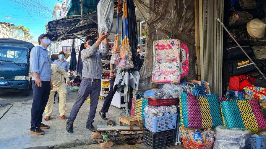 Từ đầu năm đến nay, UBND phường Diên Hồng đã xử phạt vi phạm hành chính 44 trường hợp vi phạm. Ảnh: Quang Tấn