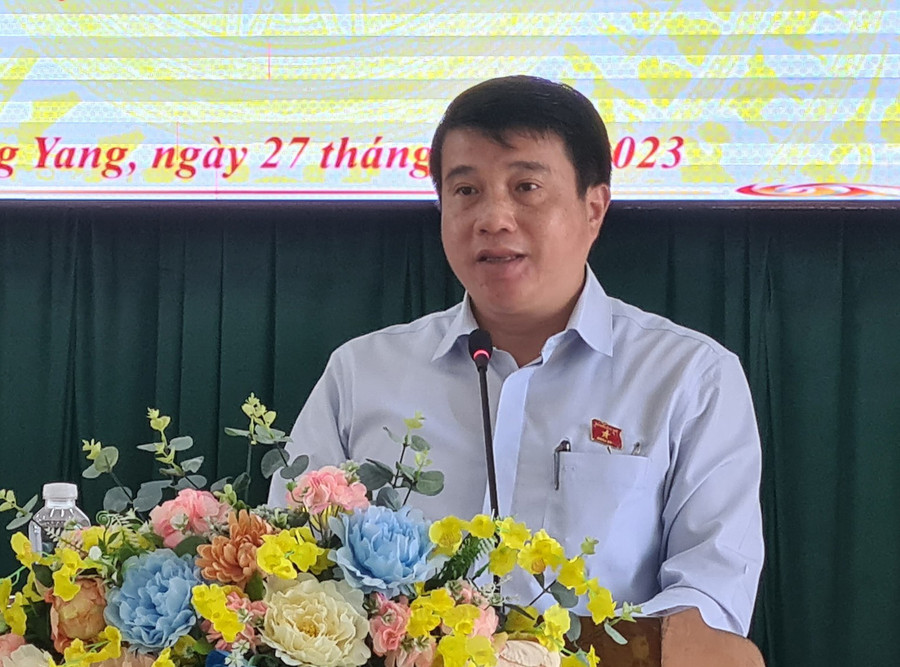 Ông Y Thanh Hà Niê Kđăm-Ủy viên Ban Chấp hành Trung ương Đảng, Ủy viên Ủy ban Thường vụ Quốc hội, Chủ tịch Hội đồng Dân tộc của Quốc hội trả lời những kiến nghị của cử tri huyện Mang Yang. Ảnh: Ngọc Sang Ông Y Thanh Hà Niê Kđăm-Ủy viên Ban Chấp hành Trung ương Đảng, Ủy viên Ủy ban Thường vụ Quốc hội, Chủ tịch Hội đồng Dân tộc của Quốc hội trả lời những kiến nghị của cử tri huyện Mang Yang. Ảnh: Ngọc Sang