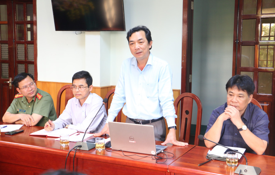 Phó Tổng Biên tập Báo Gia Lai Lương Văn Danh tham gia ý kiến tại buổi họp báo. Ảnh: Quang Tấn Phó Tổng Biên tập Báo Gia Lai Lương Văn Danh tham gia ý kiến tại buổi họp báo. Ảnh: Quang Tấn