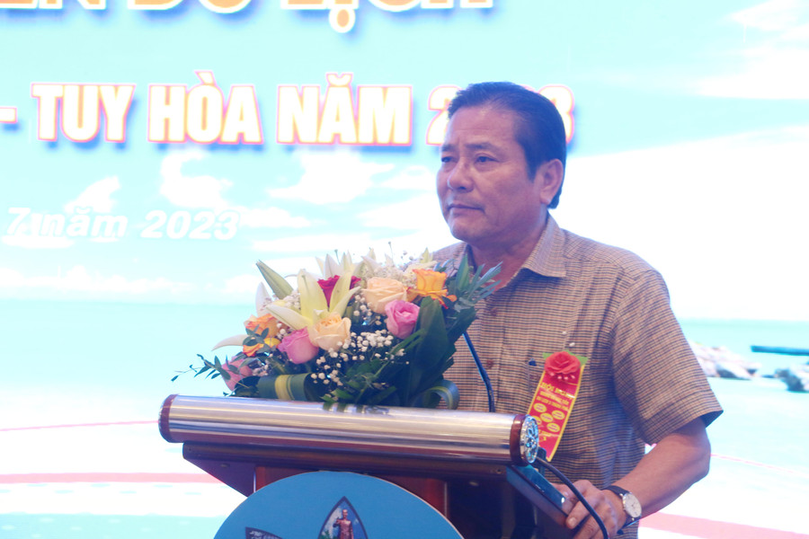 Ông Trần Ngọc Nhung-Giám đốc Sở Văn hóa-Thể thao và Du lịch tỉnh Gia Lai phát biểu tại hội nghị. Ảnh: Quang Tấn Ông Trần Ngọc Nhung-Giám đốc Sở Văn hóa-Thể thao và Du lịch tỉnh Gia Lai phát biểu tại hội nghị. Ảnh: Quang Tấn