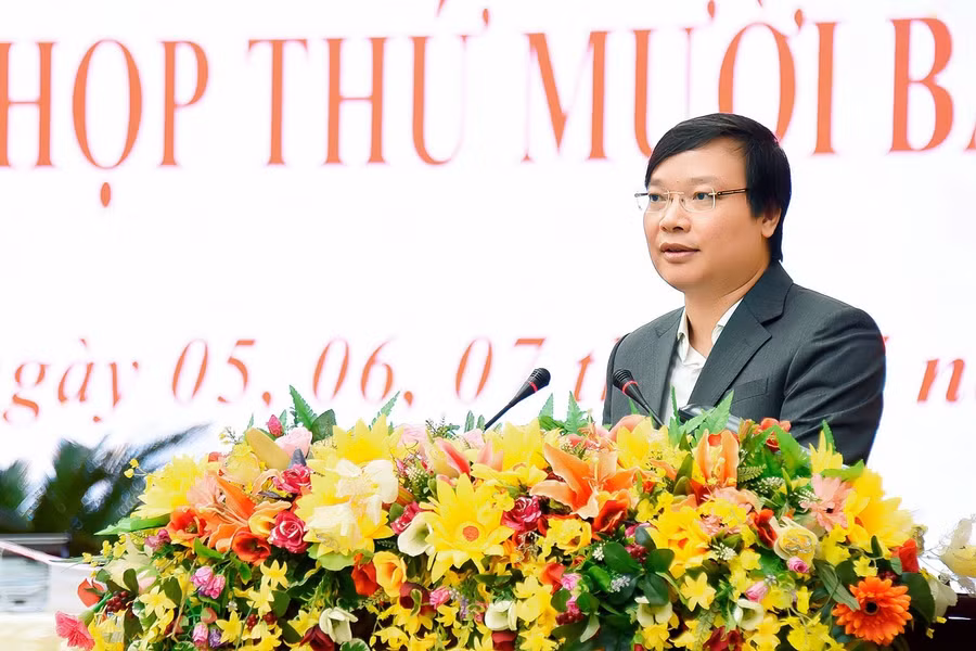 Phó Bí thư Tỉnh ủy, Chủ tịch UBND tỉnh Trương Hải Long phát biểu tại kỳ họp. Ảnh: Đức Thụy