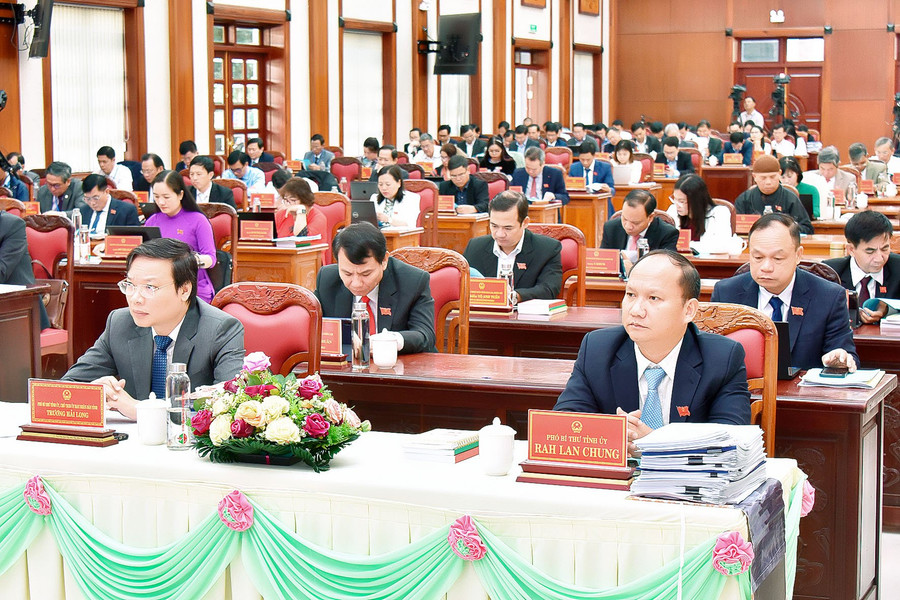 Các đại biểu tham dự kỳ họp thứ 15. Ảnh: Đức Thụy Các đại biểu tham dự kỳ họp thứ 15. Ảnh: Đức Thụy