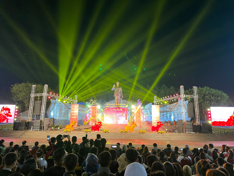 Tường thuật trực tiếp: Lễ hội Giao thừa mừng xuân Giáp Thìn năm 2024 tại TP. Pleiku ảnh 32