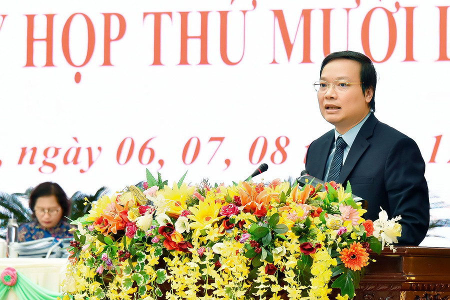 Phó Bí thư Tỉnh ủy, Chủ tịch UBND tỉnh Trương Hải Long giải trình và nêu giải pháp tháo gỡ khó khăn, vướng mắc trong thời gian tới. Ảnh: Đức Thụy