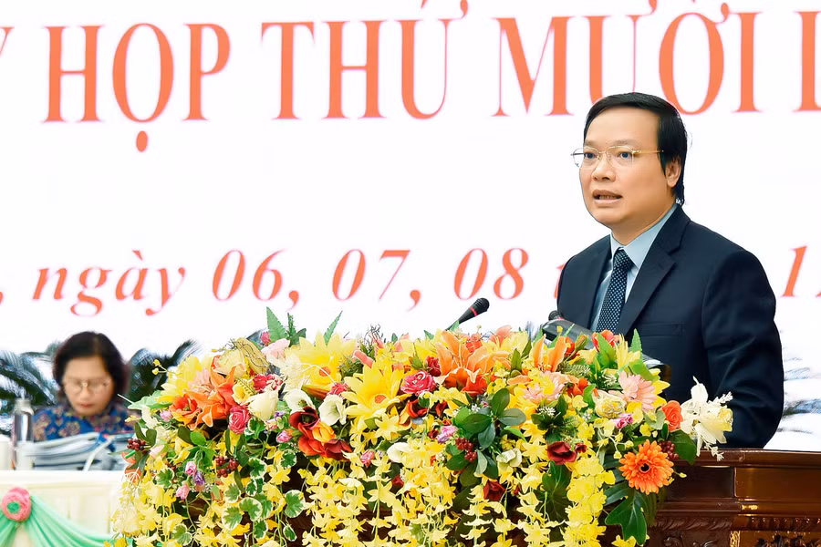 Phó Bí thư Tỉnh ủy, Chủ tịch UBND tỉnh Trương Hải Long giải trình và nêu giải pháp tháo gỡ khó khăn, vướng mắc trong thời gian tới. Ảnh: Đức Thụy