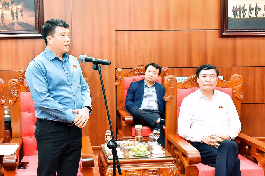 Đồng chí Y Thanh Hà Niê Kđăm-Ủy viên Ban Chấp hành Trung ương Đảng, Ủy viên Ủy ban Thường vụ Quốc hội, Chủ tịch Hội đồng Dân tộc của Quốc hội phát biểu ý kiến. Ảnh Đức Thụy