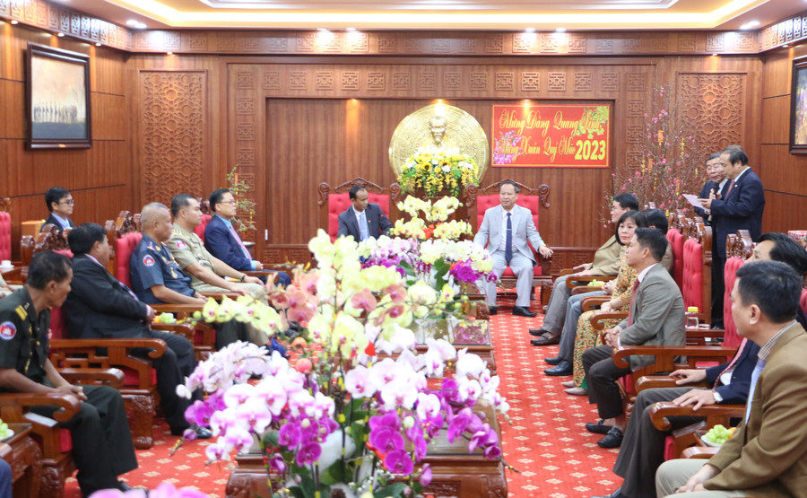 Quang cảnh buổi đón tiếp đoàn cán bộ cấp cao của tỉnh Stung Treng (Vương quốc Campuchia). Ảnh: Quang Tấn Quang cảnh buổi đón tiếp đoàn cán bộ cấp cao của tỉnh Stung Treng (Vương quốc Campuchia). Ảnh: Quang Tấn