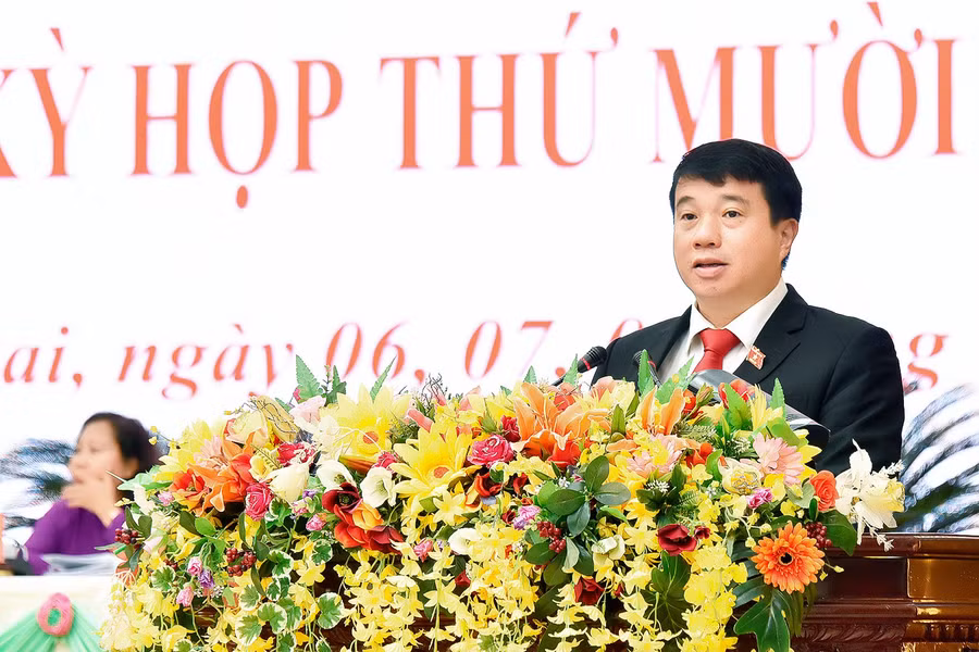 Ông Y Thanh Hà Niê Kđăm-Ủy viên Ban Chấp hành Trung ương Đảng, Ủy viên Ủy ban Thường vụ Quốc hội, Chủ tịch Hội đồng Dân tộc của Quốc hội thay mặt Ủy ban Thường vụ Quốc hội phát biểu chỉ đạo tại kỳ họp. Ảnh: Đức Thụy