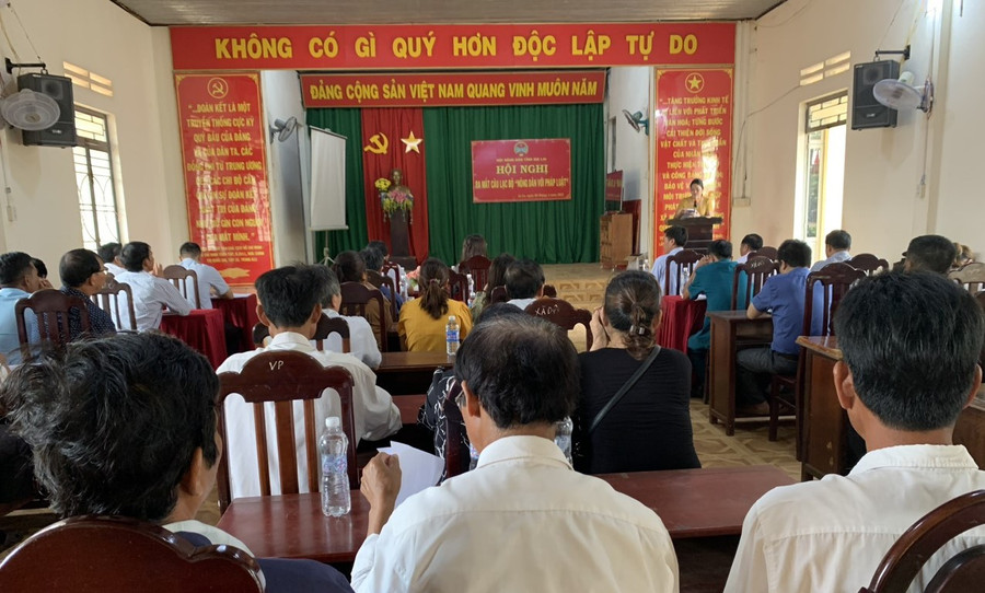 Quang cảnh buổi ra mắt Câu lạc bộ Nông dân với pháp luật tại xã Ia Le. Ảnh: Hà Chi Quang cảnh buổi ra mắt Câu lạc bộ Nông dân với pháp luật tại xã Ia Le. Ảnh: Hà Chi