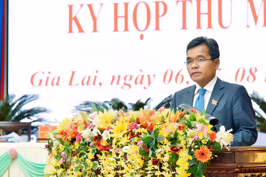 Ủy viên Ban Chấp hành Trung ương Đảng, Bí thư Tỉnh ủy, Chủ tịch HĐND tỉnh Hồ Văn Niên phát biểu bế mạc kỳ họp. Ảnh: Đức Thụy