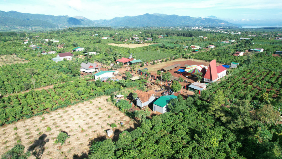 Diện mạo nông thôn làng Kép 2 đã thay đổi nhanh chóng. Ảnh: Quang Tấn Diện mạo nông thôn làng Kép 2 đã thay đổi nhanh chóng. Ảnh: Quang Tấn