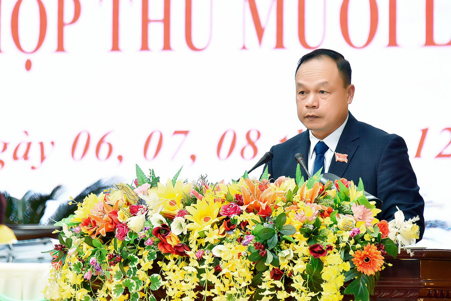 Phó Chủ tịch UBND tỉnh Dương Mah Tiệp trả lời ý kiến, kiến nghị của cử tri gửi đến kỳ họp thứ 15. Ảnh: Đức Thụy Phó Chủ tịch UBND tỉnh Dương Mah Tiệp trả lời ý kiến, kiến nghị của cử tri gửi đến kỳ họp thứ 15. Ảnh: Đức Thụy