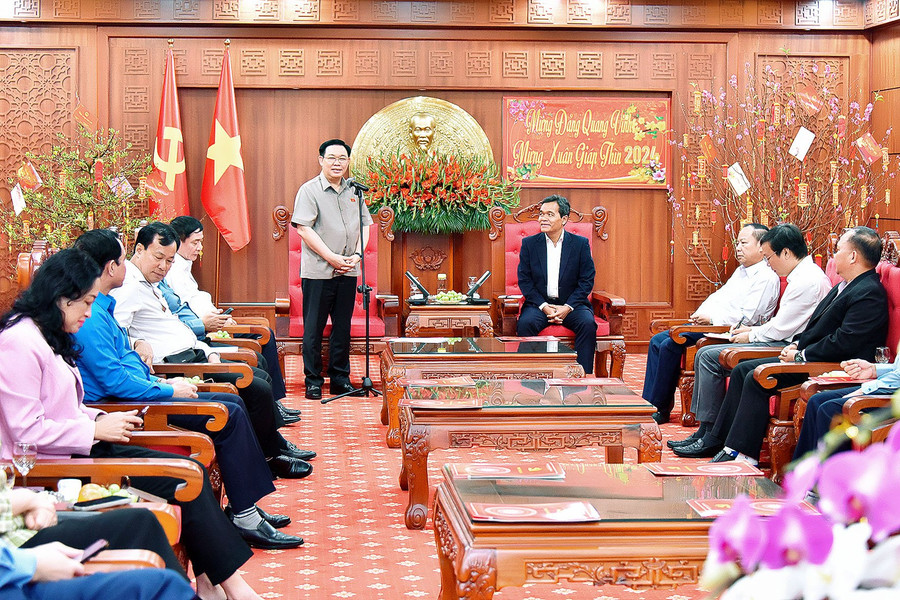 Chủ tịch Quốc hội Vương Đình Huệ phát biểu chỉ đạo tại buổi làm việc. Ảnh: Đức Thụy