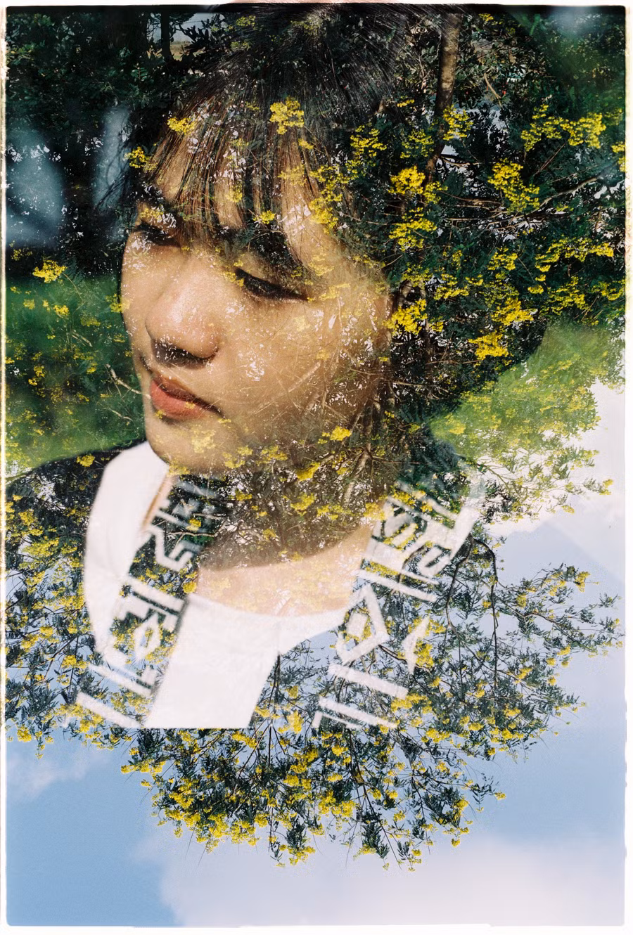 Kỹ thuật "chụp chồng film" được các bạn trẻ sử dụng để tạo hiệu ứng mới lạ cho khung hình, dù có thể dễ dàng tạo ra bằng công nghệ, nhưng khi được chụp bằng máy ảnh film vẫn mang lại một vẻ đẹp rất khác. Ảnh: NVCC Kỹ thuật "chụp chồng film" được các bạn trẻ sử dụng để tạo hiệu ứng mới lạ cho khung hình, dù có thể dễ dàng tạo ra bằng công nghệ, nhưng khi được chụp bằng máy ảnh film vẫn mang lại một vẻ đẹp rất khác. Ảnh: NVCC