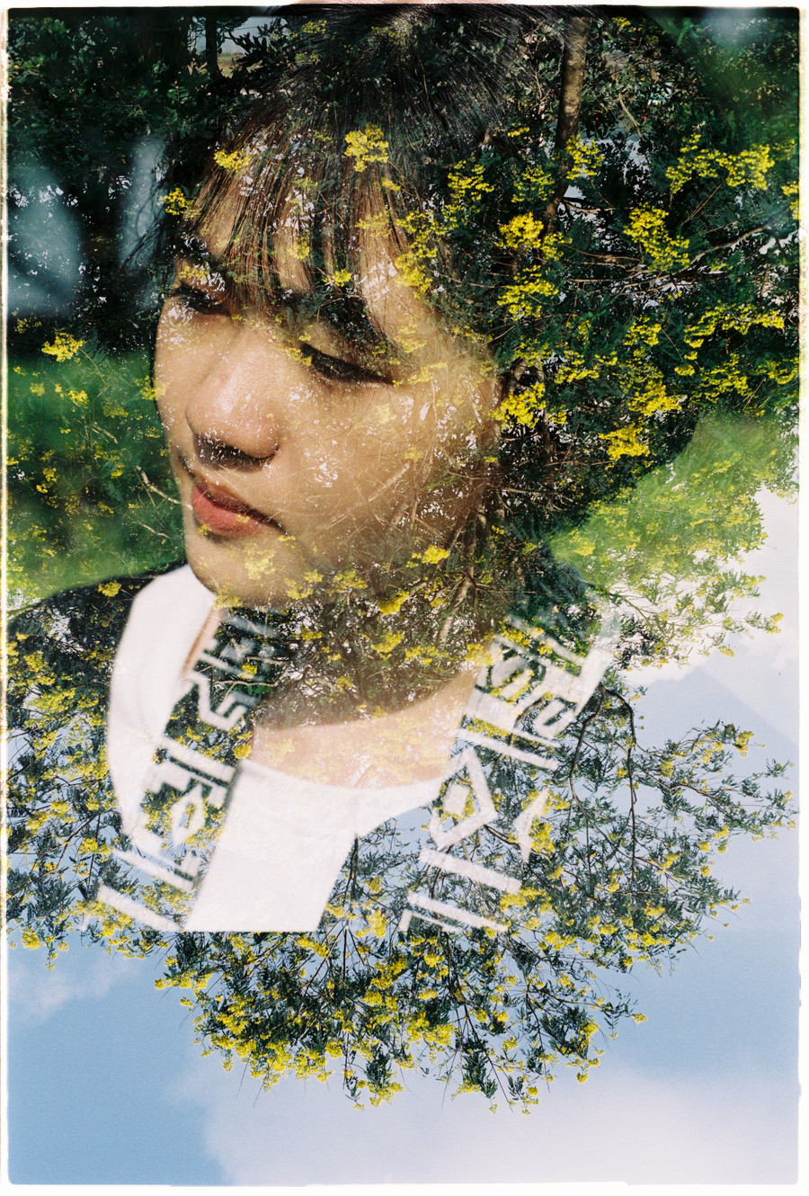 Kỹ thuật &quot;chụp chồng film&quot; được các bạn trẻ sử dụng để tạo hiệu ứng mới lạ cho khung hình, dù có thể dễ dàng tạo ra bằng công nghệ, nhưng khi được chụp bằng máy ảnh film vẫn mang lại một vẻ đẹp rất khác. Ảnh: NVCC