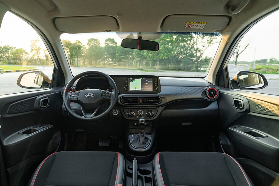 Nội thất bên trong xe Hyundai Grand i10 2024. Ảnh: ST. Nội thất bên trong xe Hyundai Grand i10 2024. Ảnh: ST.