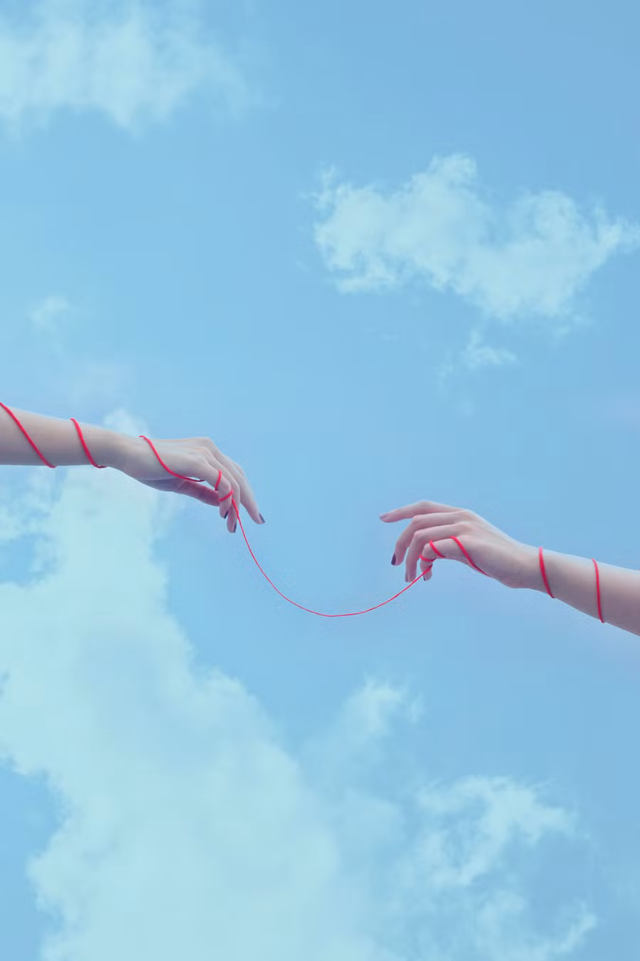 Bảo vệ bàn tay và tập cho tay có thể chuyển động linh hoạt, mềm mại là những nhiệm vụ quan trọng của một người mẫu tay. Ảnh: NVCC Bảo vệ bàn tay và tập cho tay có thể chuyển động linh hoạt, mềm mại là những nhiệm vụ quan trọng của một người mẫu tay. Ảnh: NVCC