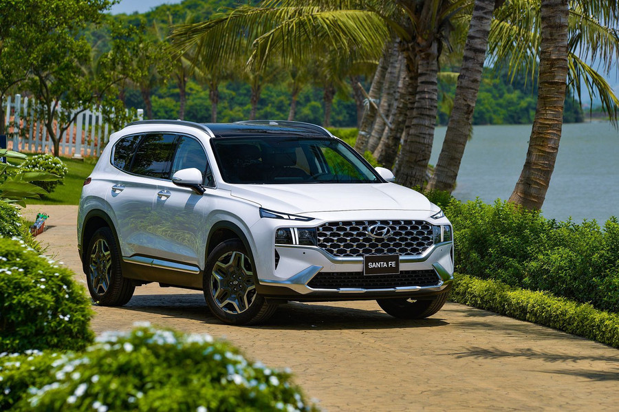 Hyundai SantaFe 2023 sở hữu ngoại hình cơ bắp đậm chất thể thao, có thiết kế trẻ trung và năng động. Ảnh: ST Hyundai SantaFe 2023 sở hữu ngoại hình cơ bắp đậm chất thể thao, có thiết kế trẻ trung và năng động. Ảnh: ST