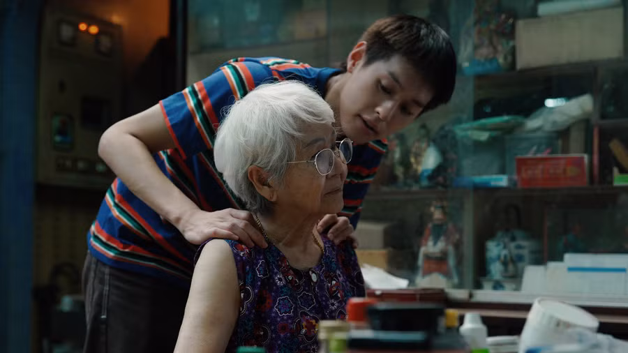 “Gia tài của ngoại” với những cảnh phim về tình bà cháu khiến khán giả rung động. Ảnh: ST