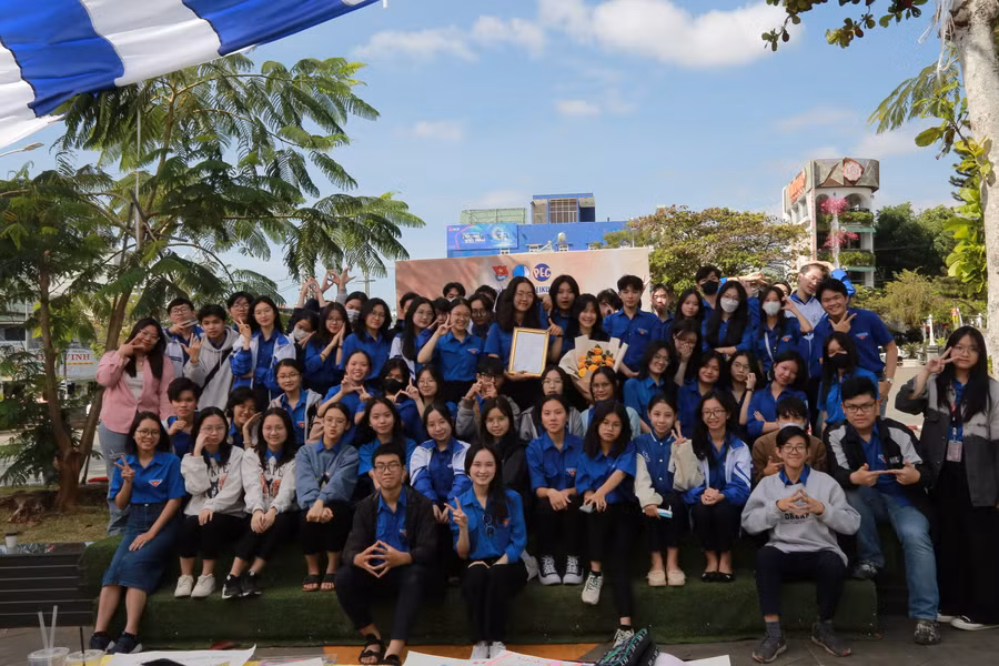 Buổi ra mắt CLB Tiếng Anh Pleiku English Club. Ảnh: ĐVCC