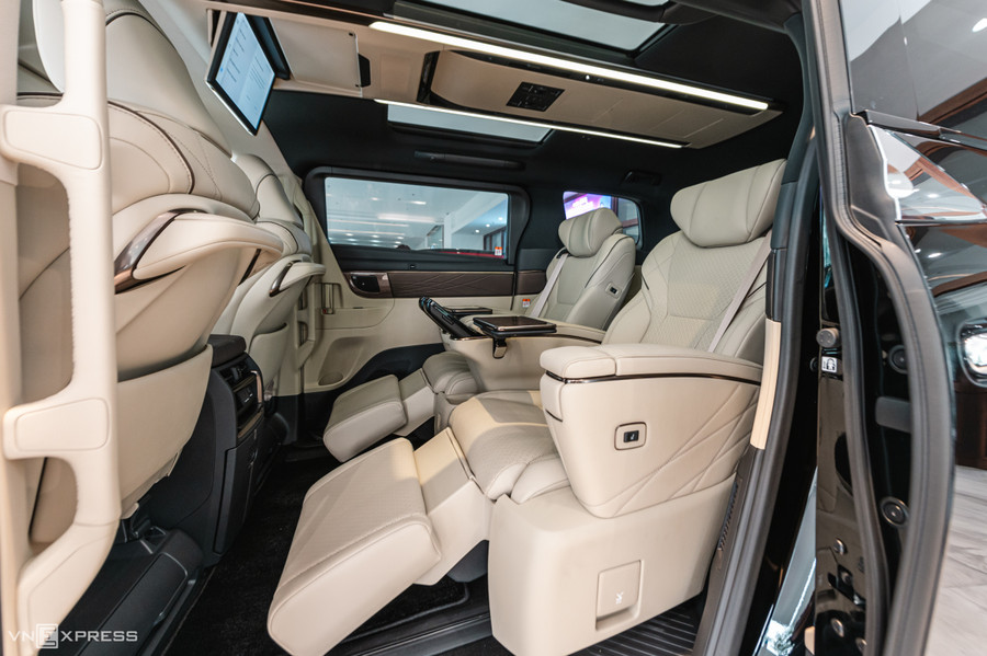 Nội thất Toyota Alphard 2024 sang trọng và tinh tế. Ảnh: ST Nội thất Toyota Alphard 2024 sang trọng và tinh tế. Ảnh: ST