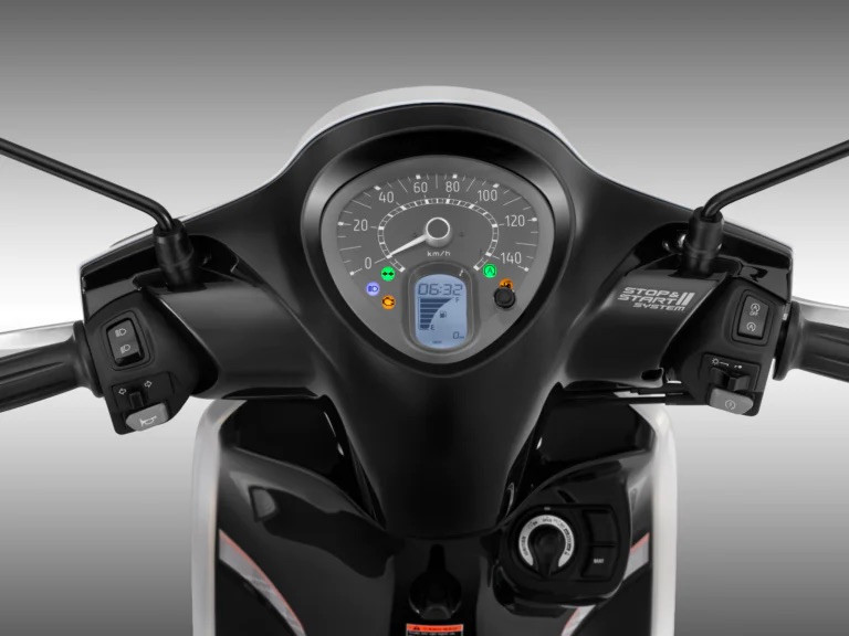 Janus 125 thiết kế đồng hồ tối giản. Ảnh: Yamaha Janus 125 thiết kế đồng hồ tối giản. Ảnh: Yamaha