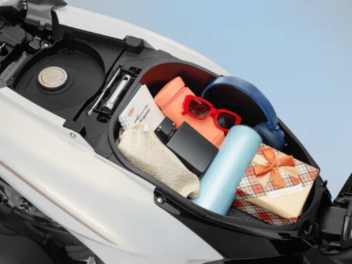 Cốp xe Janus 125 có dung tích 14 lít. Ảnh: Yamaha Cốp xe Janus 125 có dung tích 14 lít. Ảnh: Yamaha