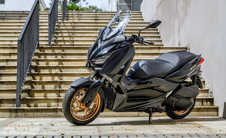 Yamaha XMAX 300 màu đen. (Nguồn: Yamaha) Yamaha XMAX 300 màu đen. (Nguồn: Yamaha)
