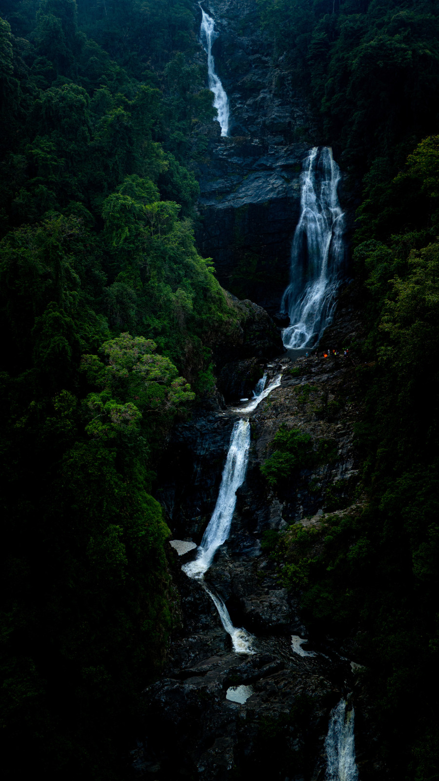 Thác Siu Puông nhìn từ trên cao. Ảnh: Thảo Nhi Thác Siu Puông nhìn từ trên cao. Ảnh: Thảo Nhi
