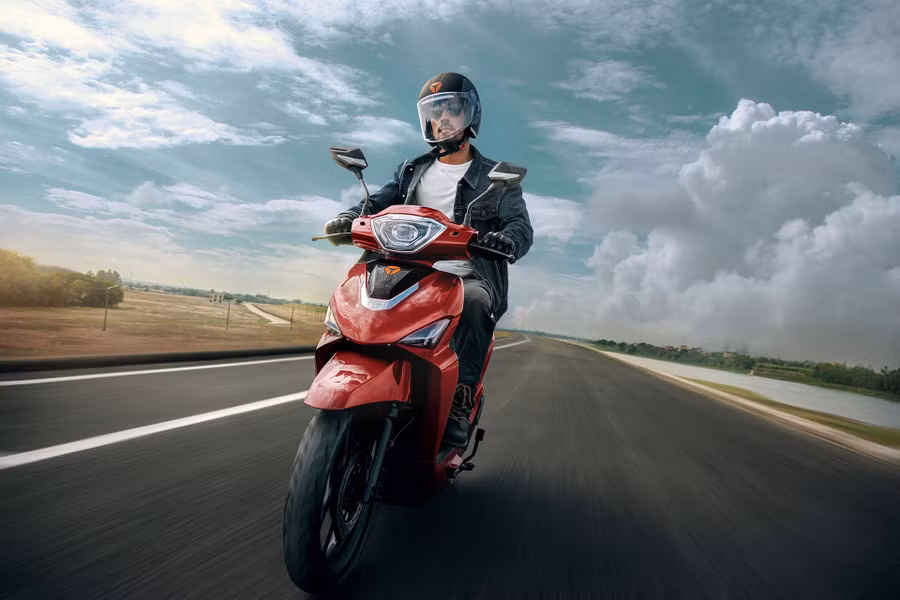 Yadea Voltguard màu đỏ. (Nguồn: Yadea)