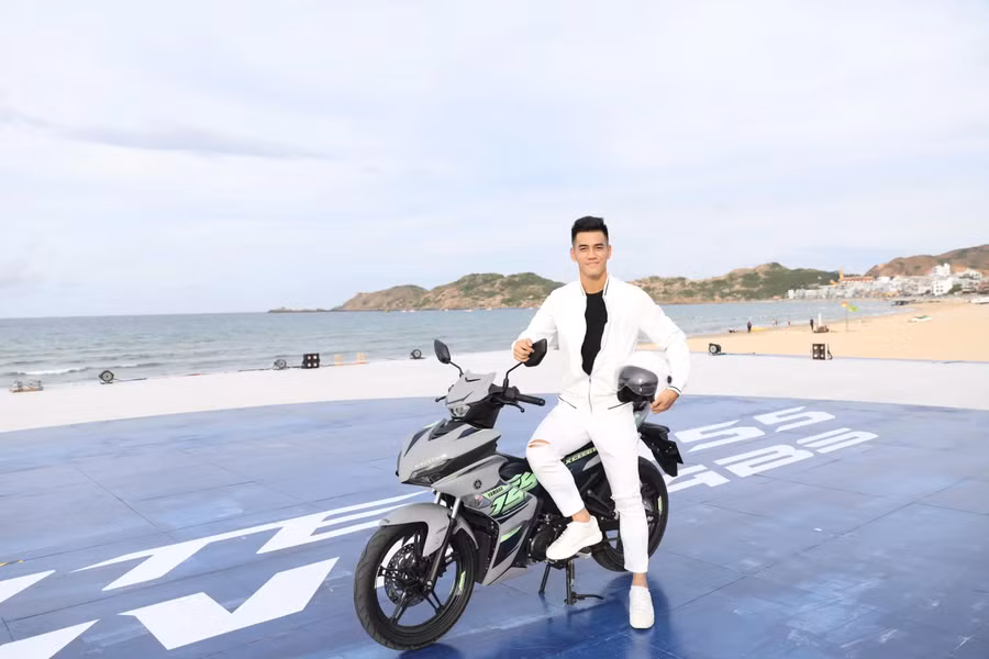 Yamaha Exciter màu xám - xanh. Nguồn: yamaha