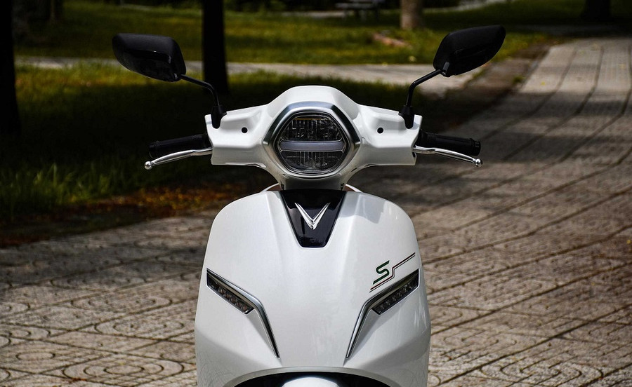 VinFast Klara S được trang bị hệ thống đèn full LED (Nguồn: VinFast)